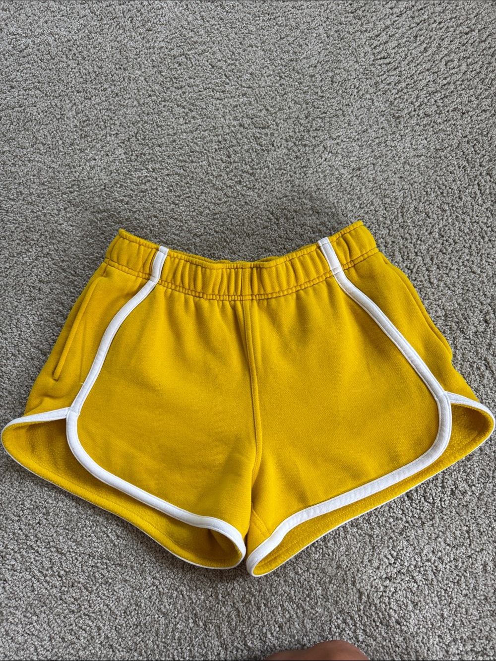 LULULEMON Yellow White Scuba Mid-Rise Oversized 3" Shorts XS